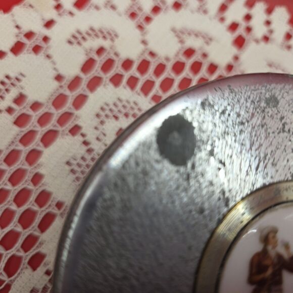 Vintage Musical Powder Box Puff  Round Aluminum Vanity Works ! - Picture 8 of 11